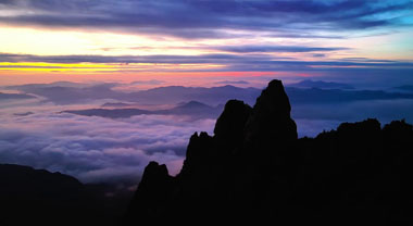 安徽九华山风景区：层云叠嶂入画来